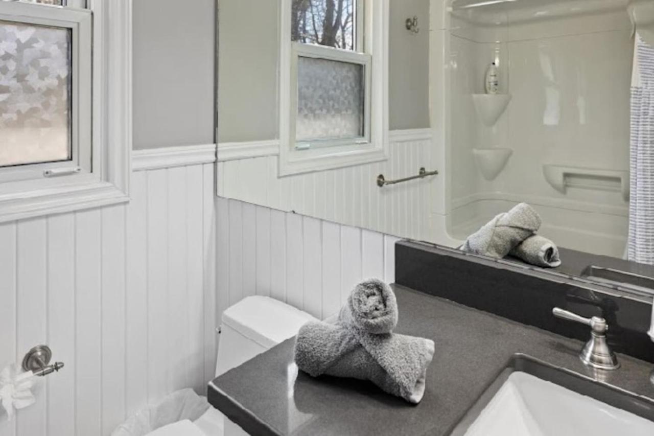 Muskoka Charm Beautiful four bedroom cottage