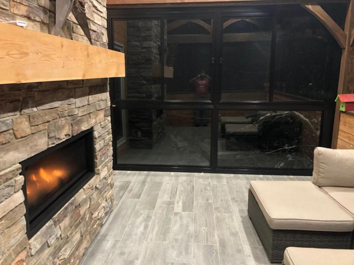 Camp David Beautiful five bedrooms Private beach
