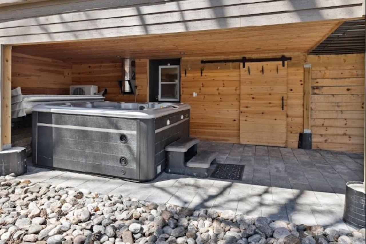 Muskoka Charm Beautiful four bedroom cottage