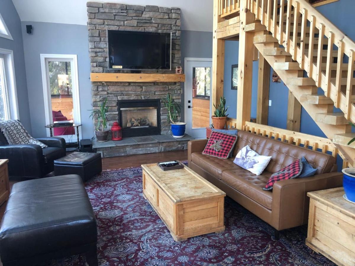 Camp David Beautiful five bedrooms Private beach