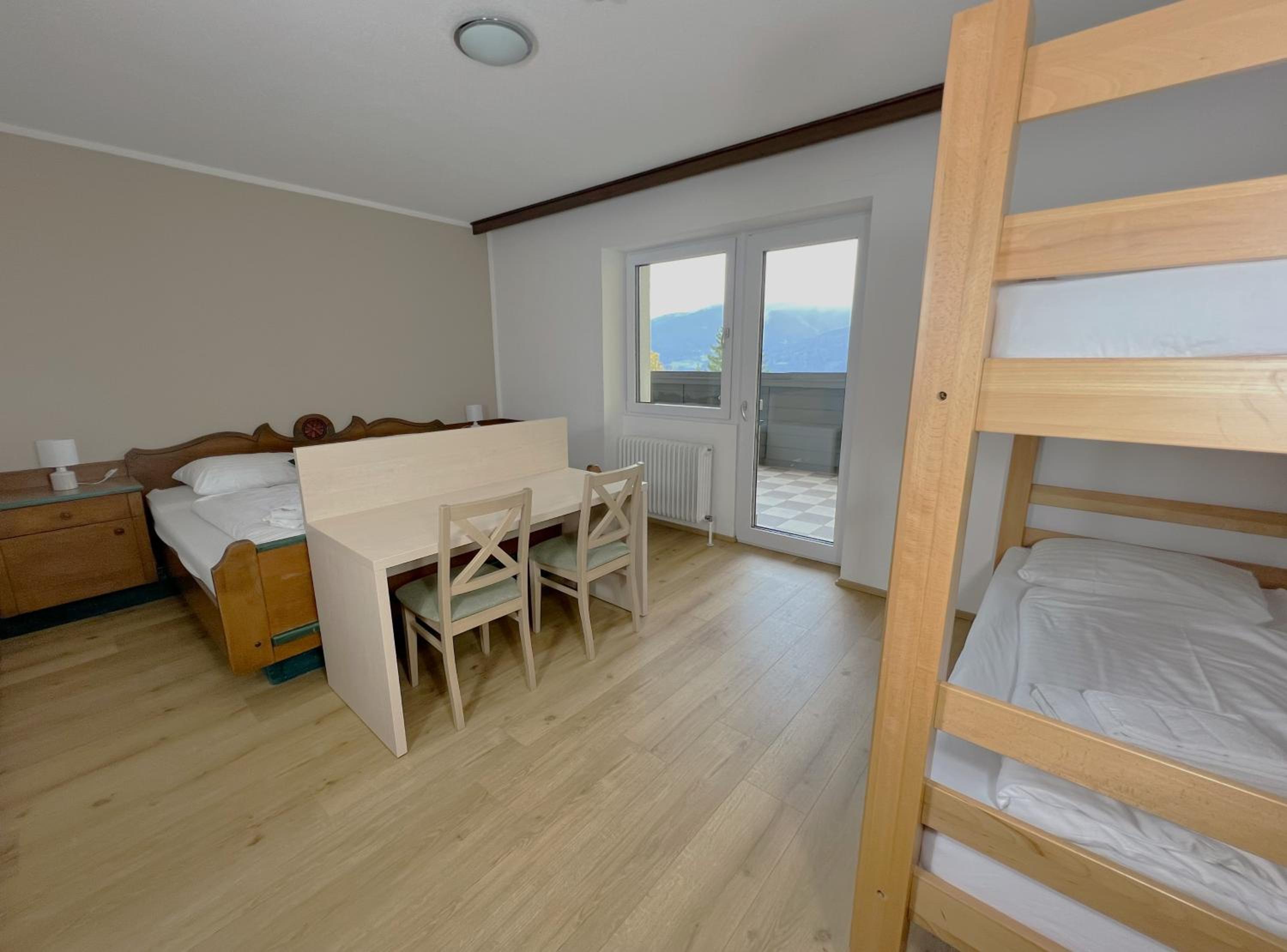 Mountain Hotel & Hostel