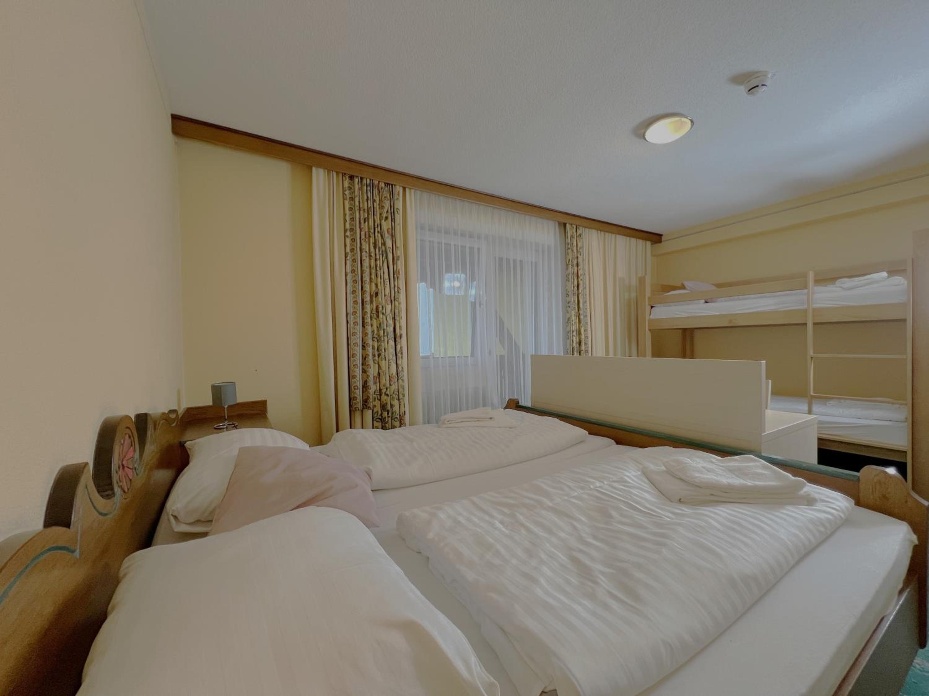 Mountain Hotel & Hostel