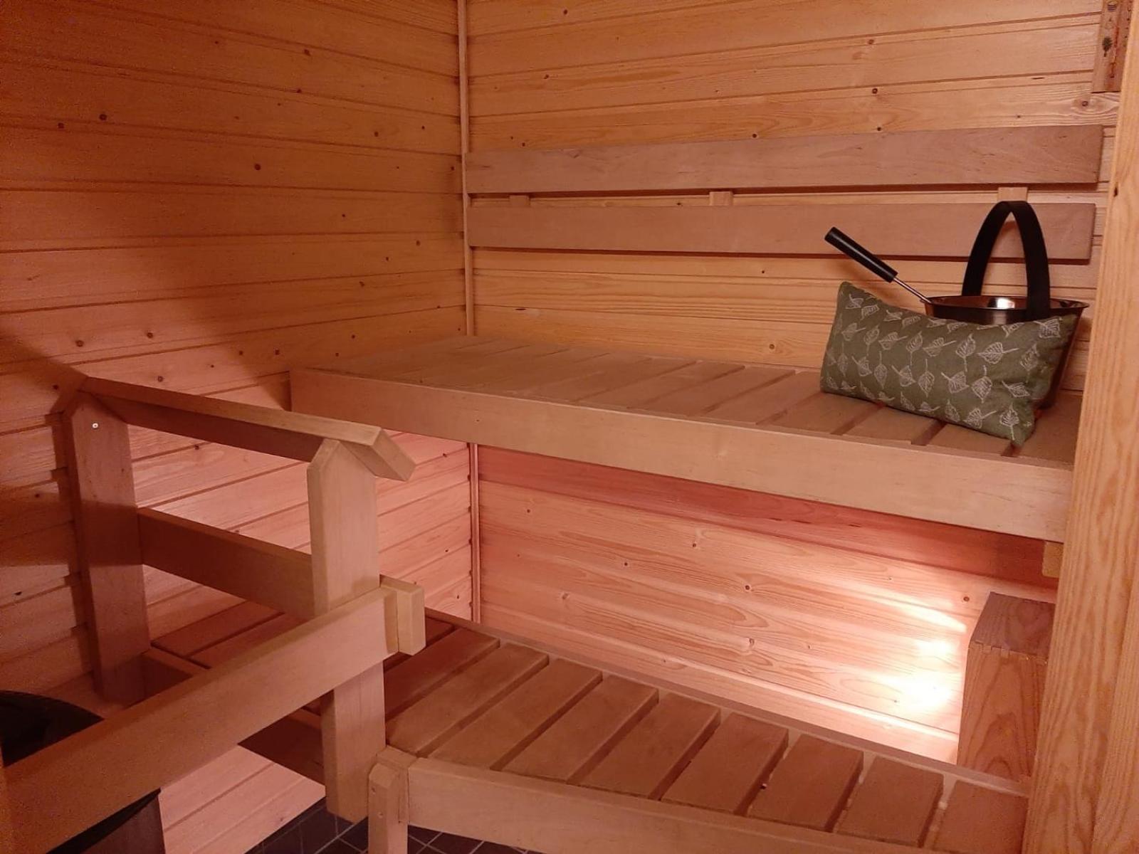 Adorable Arctic Apartments - Private Sauna & Free Parking