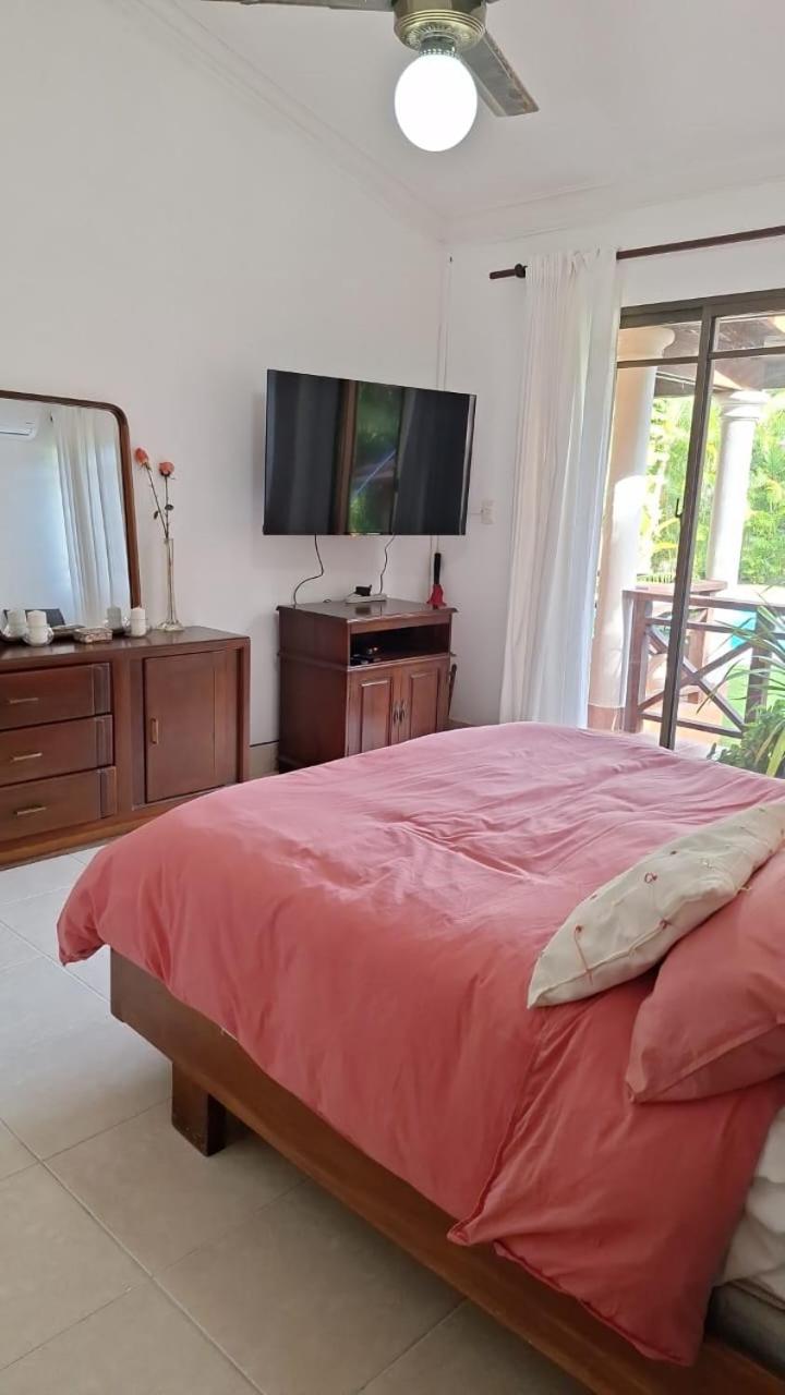 Villa Guavaberry