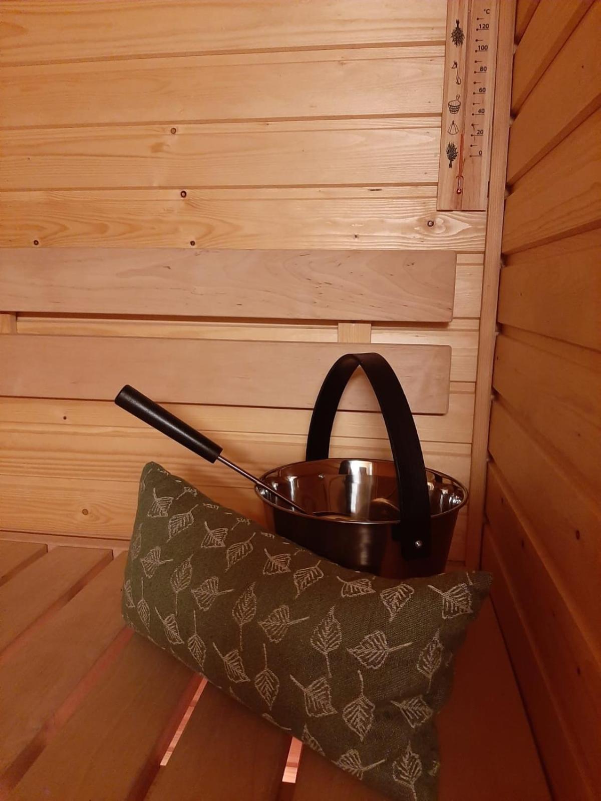 Adorable Arctic Apartments - Private Sauna & Free Parking