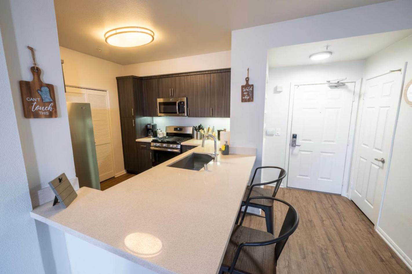 StayElegant Exclusive Suites