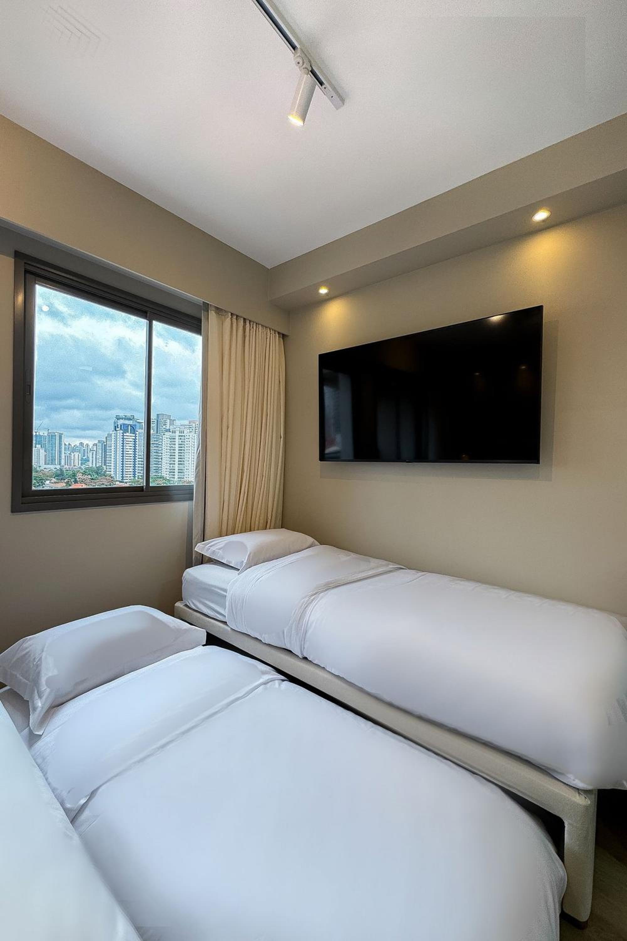 Cyrela Atmosfera 360 - Modern studios near the US Consulate and Interlagos Racetrack