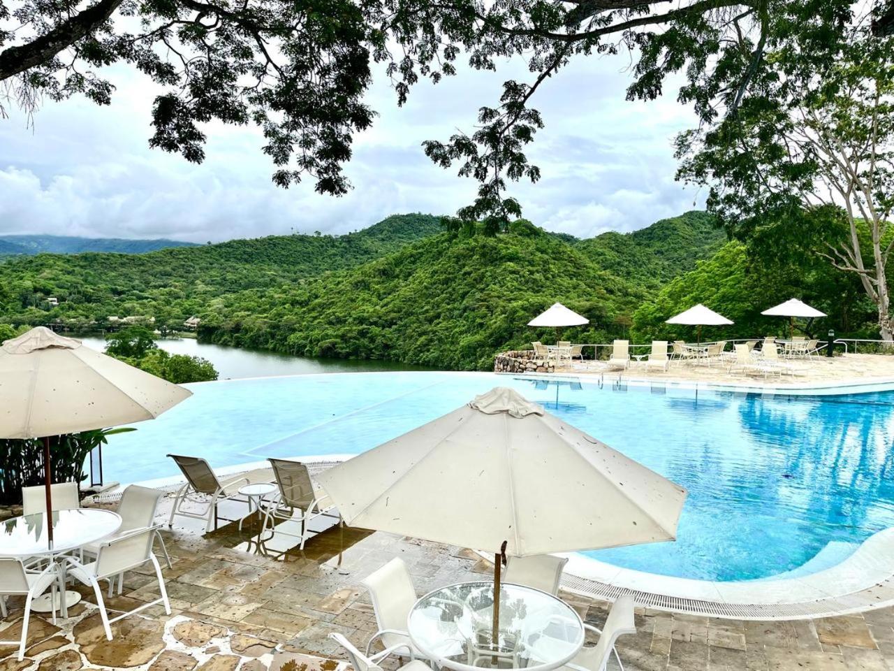 Hermosa Villa en Mesa de Yeguas
