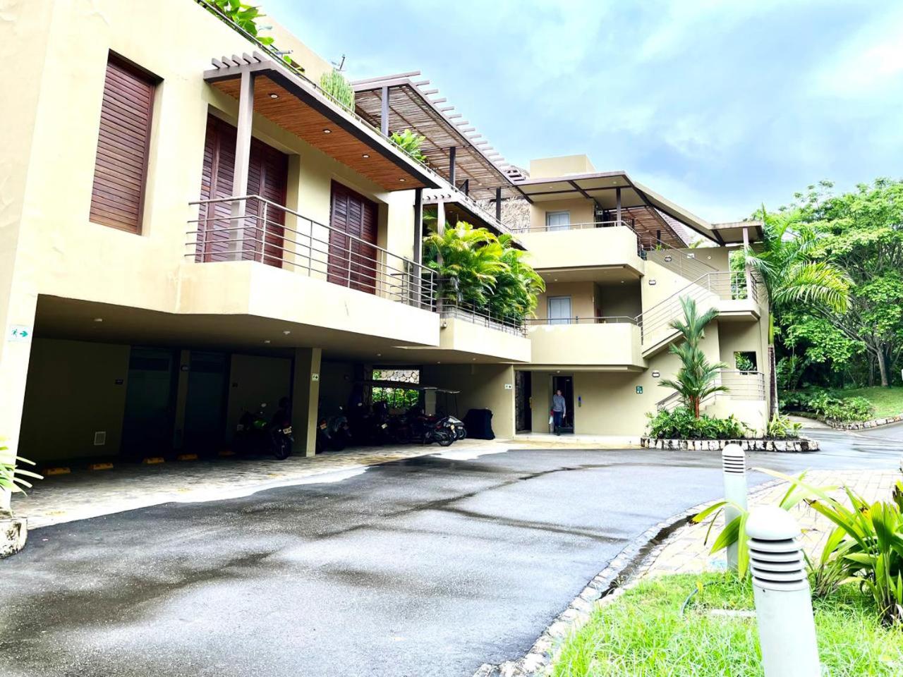 Hermosa Villa en Mesa de Yeguas