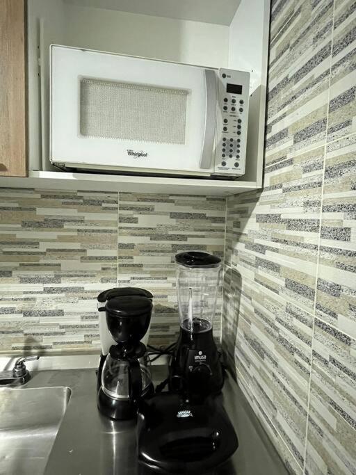 travelers house 5 minutes close to the airport