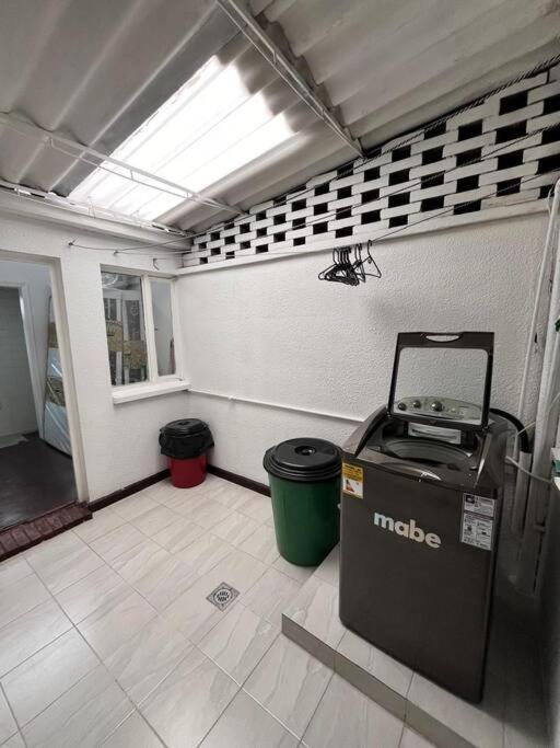 travelers house 5 minutes close to the airport