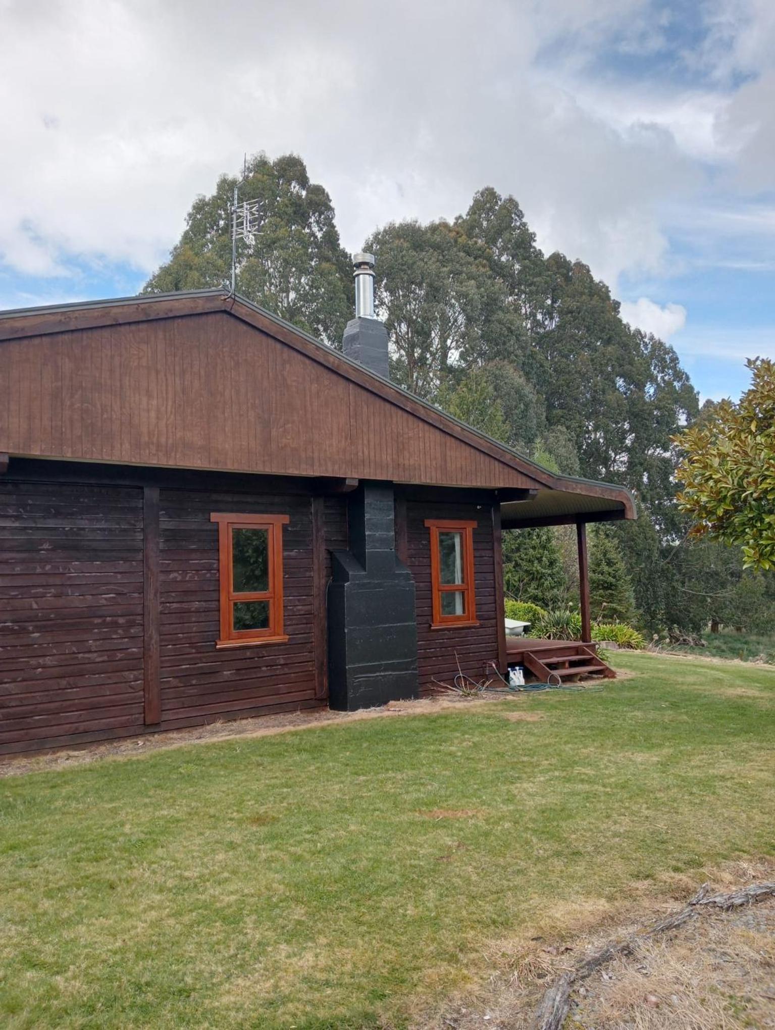 Muirs Reef Lodge Kinloch holiday home Lake Taupo view 5