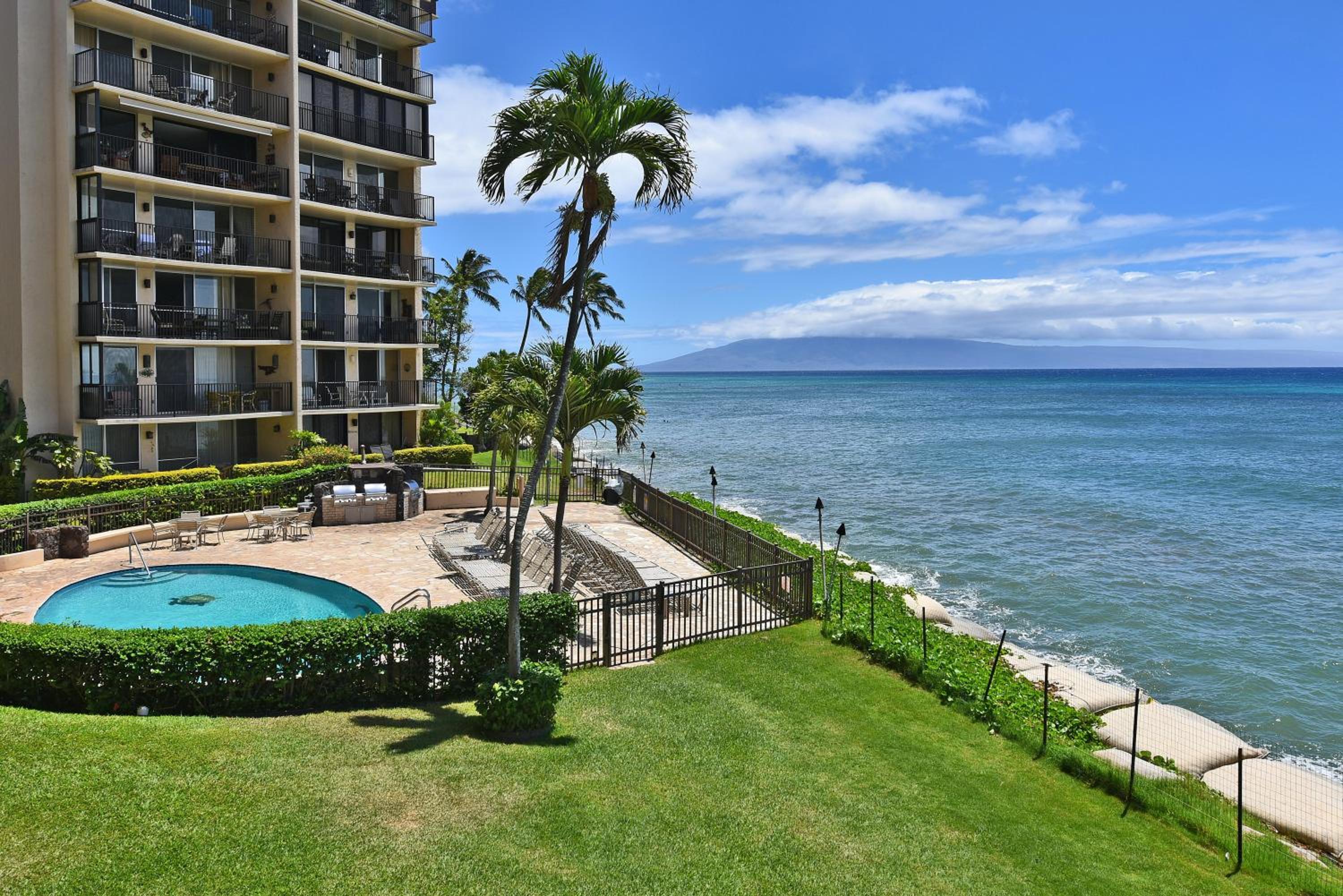 Hololani B204 · HL B204 Beachy Chic Updated OceanFront 2BD