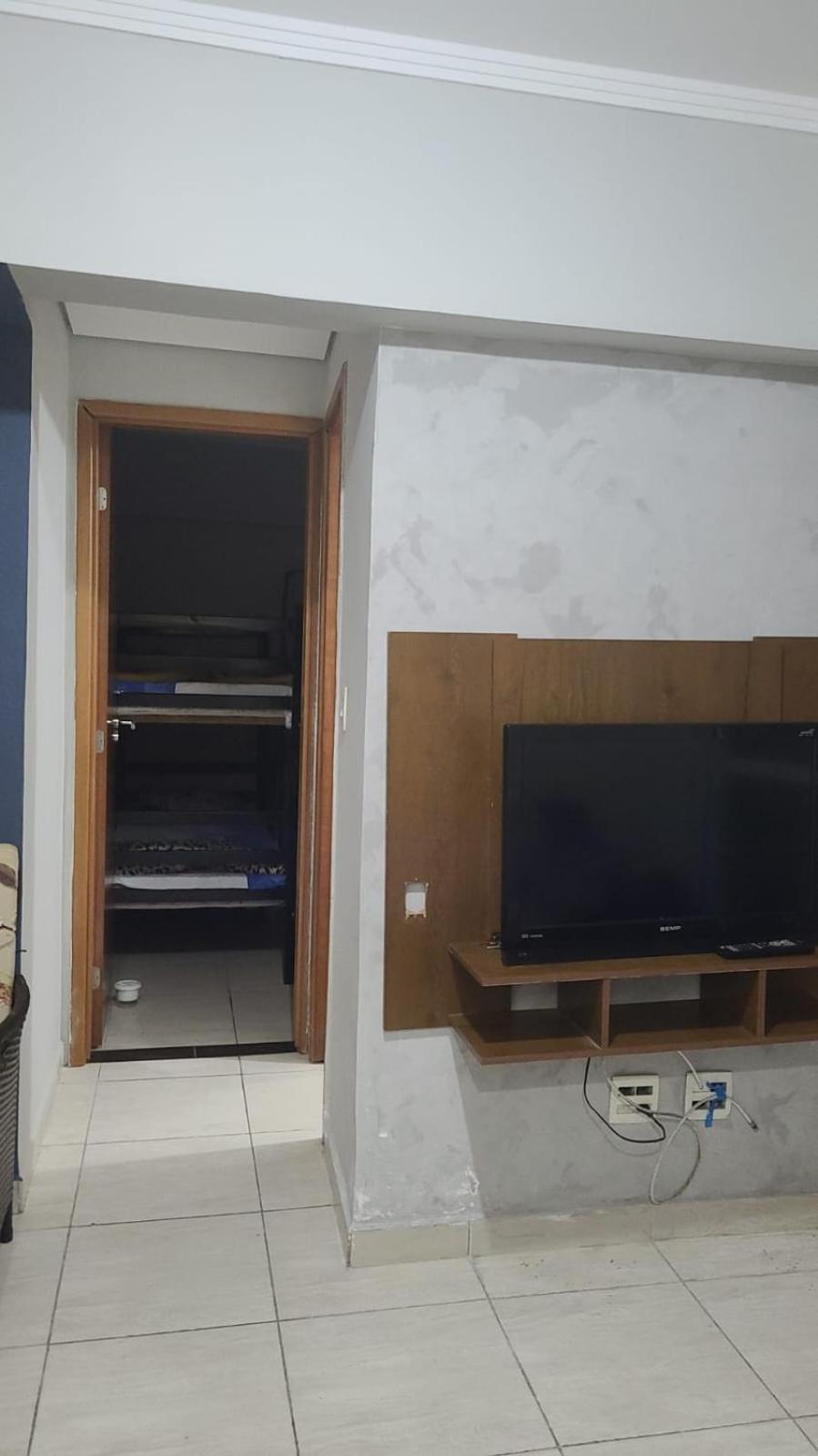 Apê 50 metros da praia com wifi e garagem