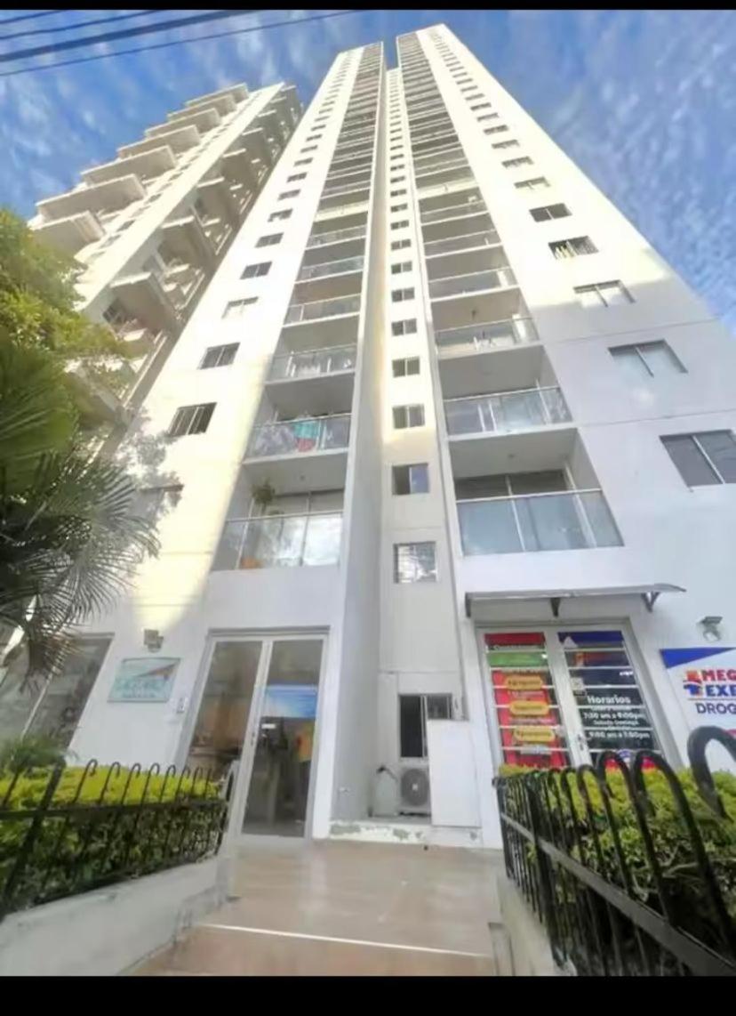 Beautiful Condo 3hab Near Old City Beach & Airport