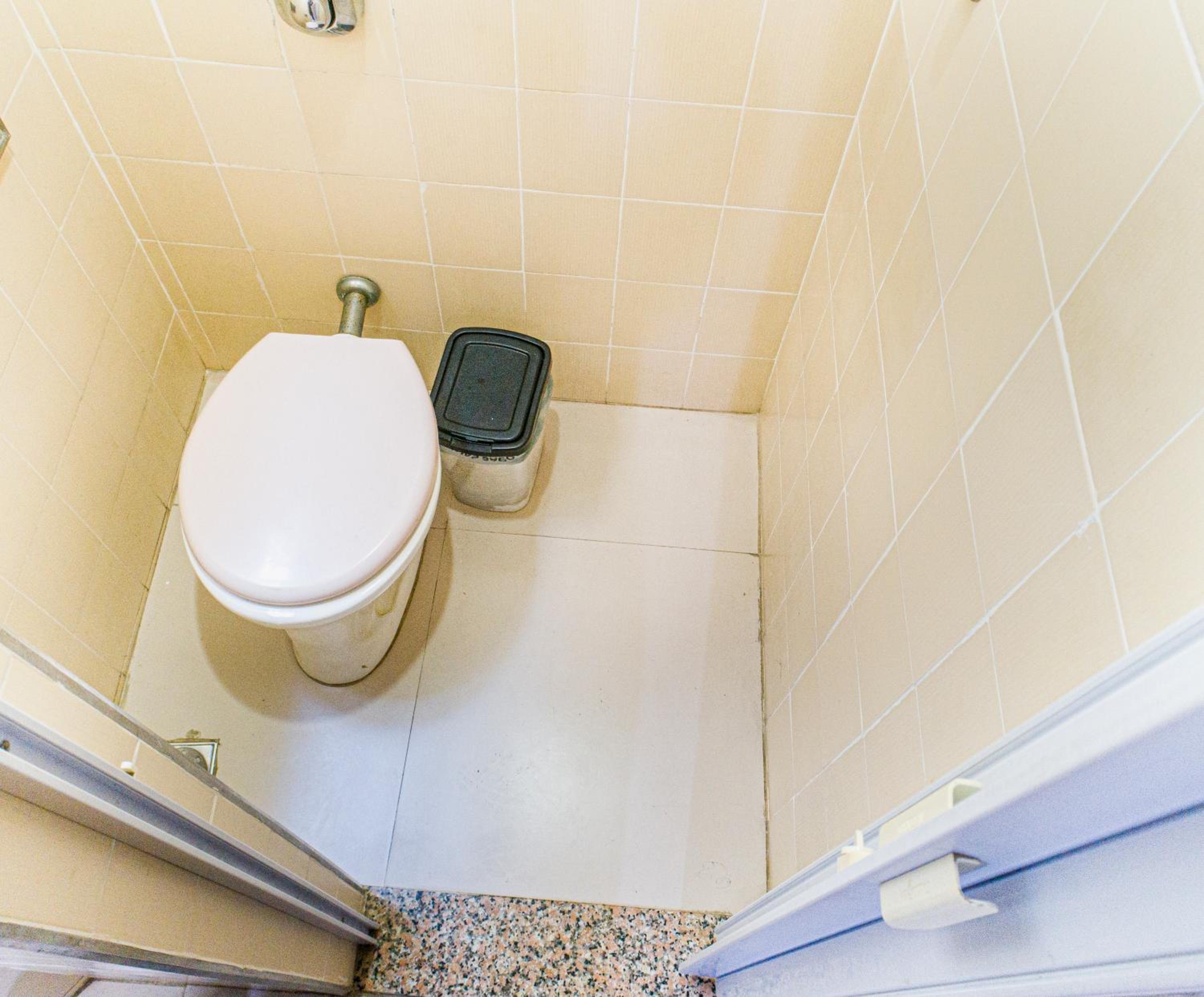 Apartamento completo na praia de Copacabana 02 Quartos com vista lateral mar em andar alto, ar, wifi , netflix, pauloangerami RMVC18