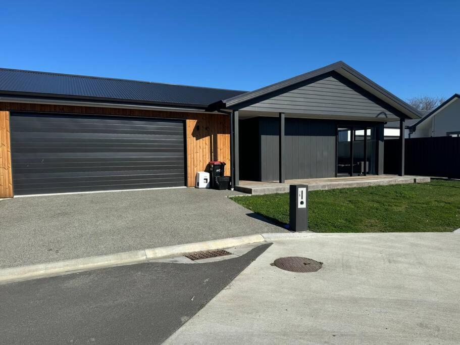 Modern & Homely - Double Garage view 5