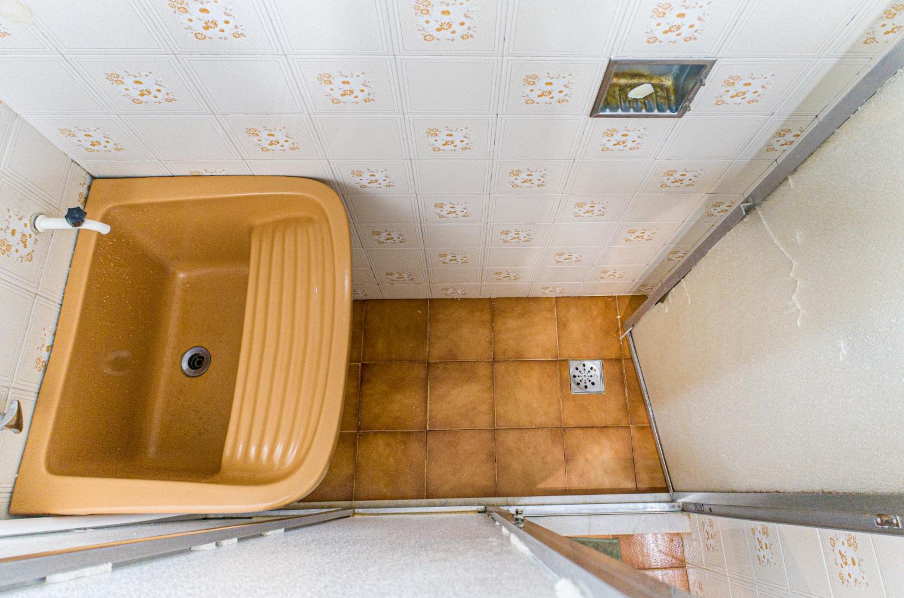 Studio completo na praia de Copacabana com ar, wifi, netflix, até 4 pessoas, FUNDOS CLARO E SILENCIOSO, pauloangerami PJ135