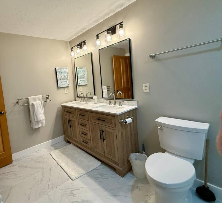 Crestview Large 2BR/2.5BA with loft view 4