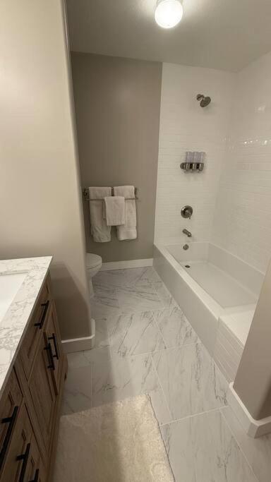 Crestview Large 2BR/2.5BA with loft view 3