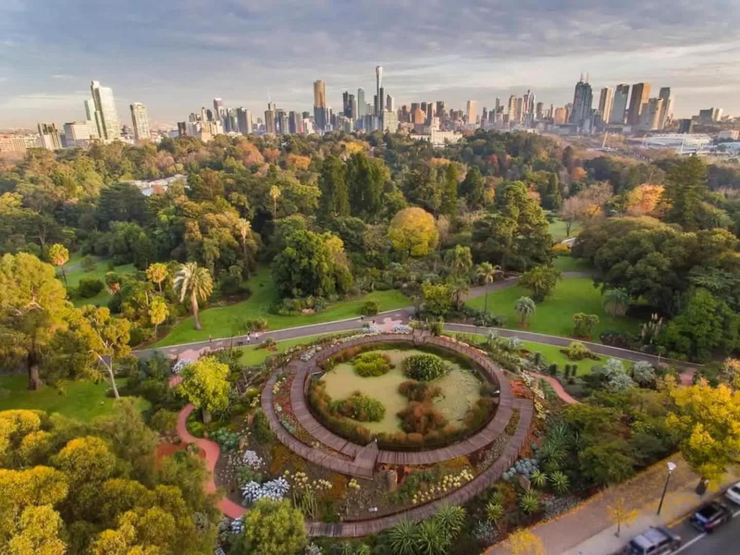 A Lux 3BR Townhouse in South Yarra FREE Parking