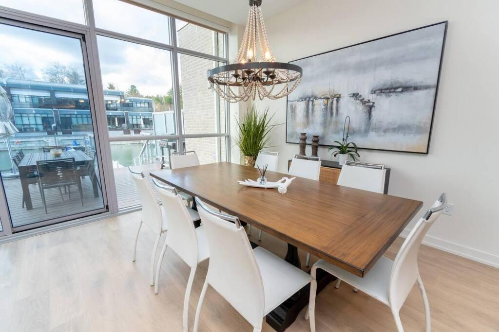 4BR Waterfront Townhome Fireplace HotTub