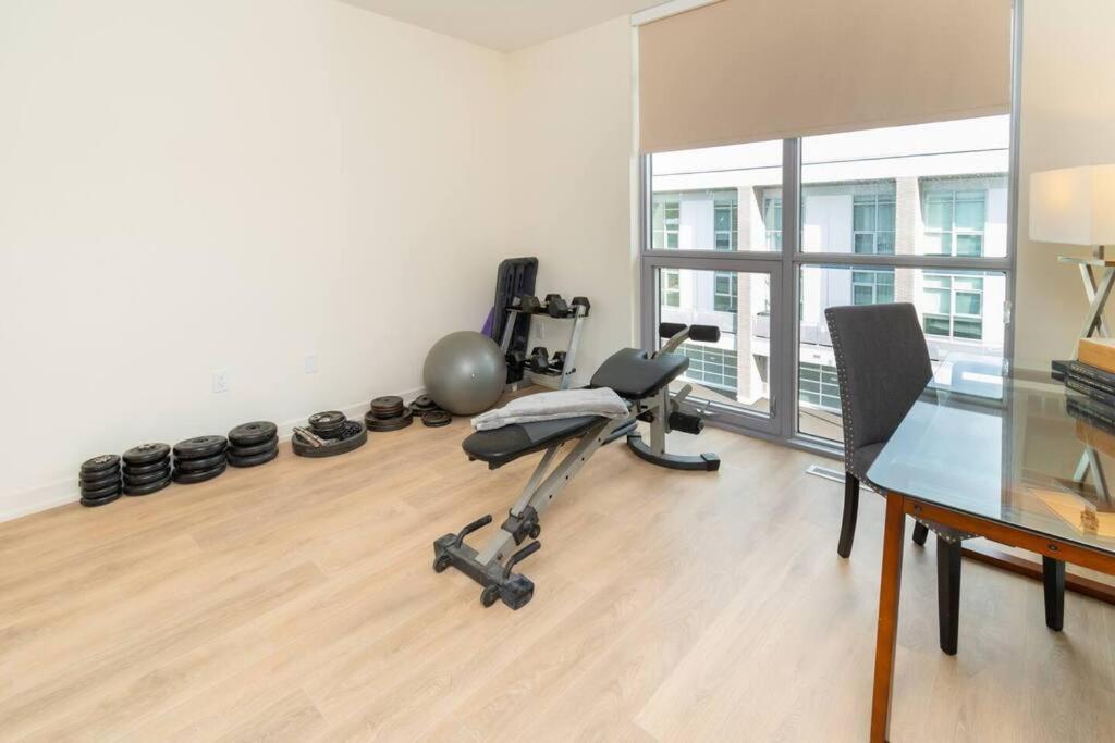 4BR Waterfront Townhome Fireplace HotTub