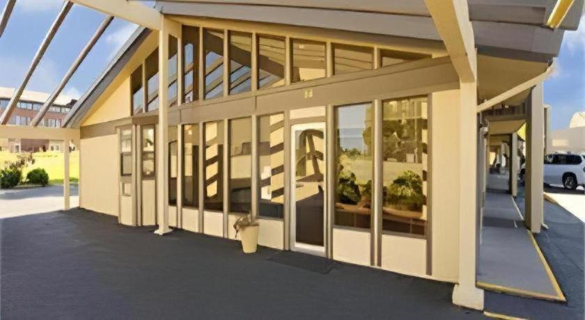 Hotel Baymont by Wyndham Grand Junction - Image 1