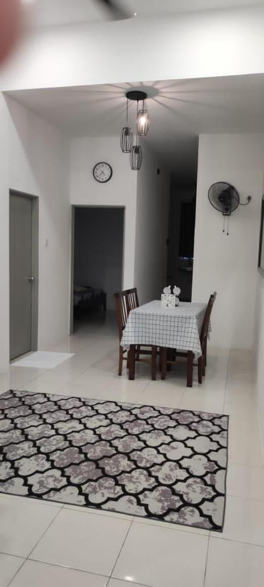 Al Hasyir Homestay photo 4