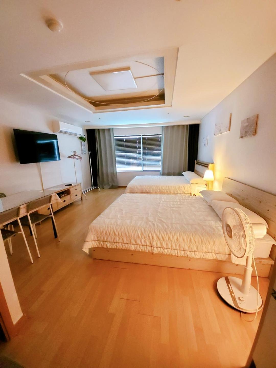 Hongdae Residence-2 1min from Hongik Uni station Exit #1 view 4