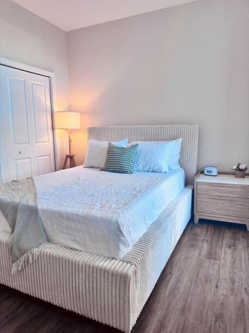 Downtown Square Apartment in Ocala DowntownGetaway