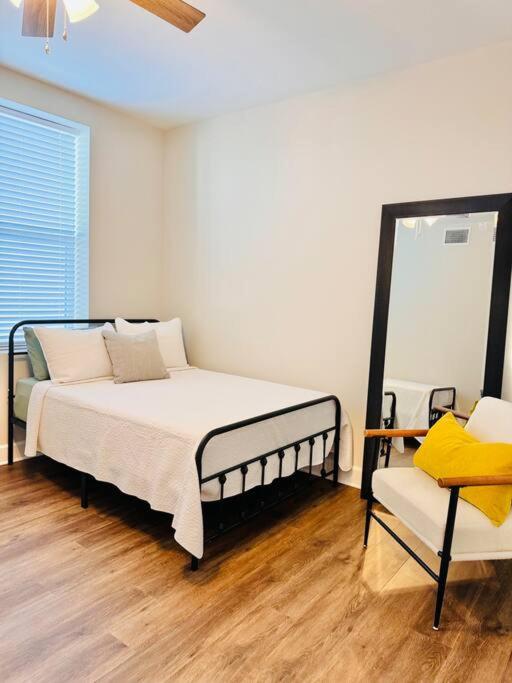 Downtown Square Apartment in Ocala DowntownGetaway