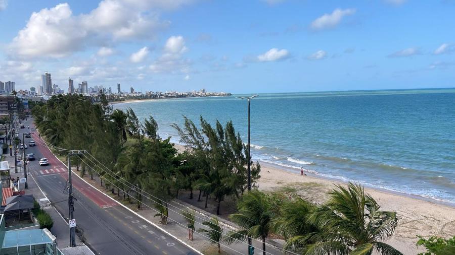 Apê pé na areia para 4 pessoas em Manaíra