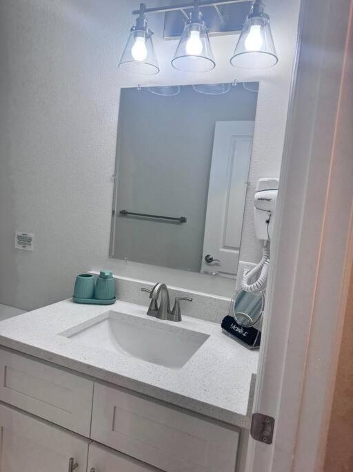 Downtown Square Apartment in Ocala DowntownGetaway