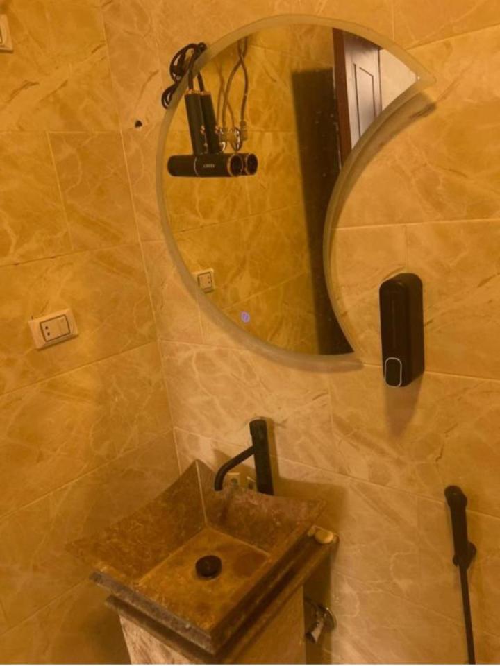 Sola Pyramids inn