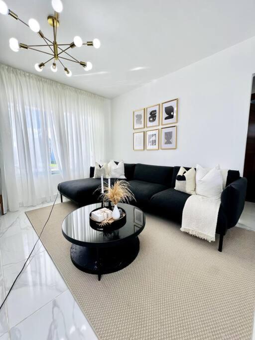 Cerca de Downtown Short and Long Stay view 2