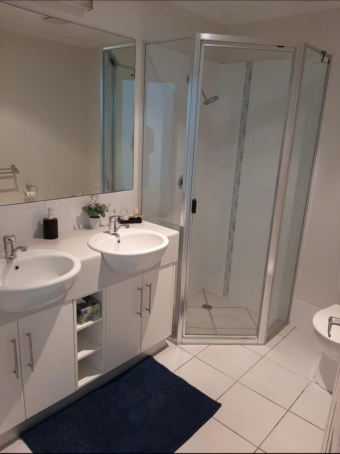 Oceanbreeze Apartment in Cairns North - Image 2