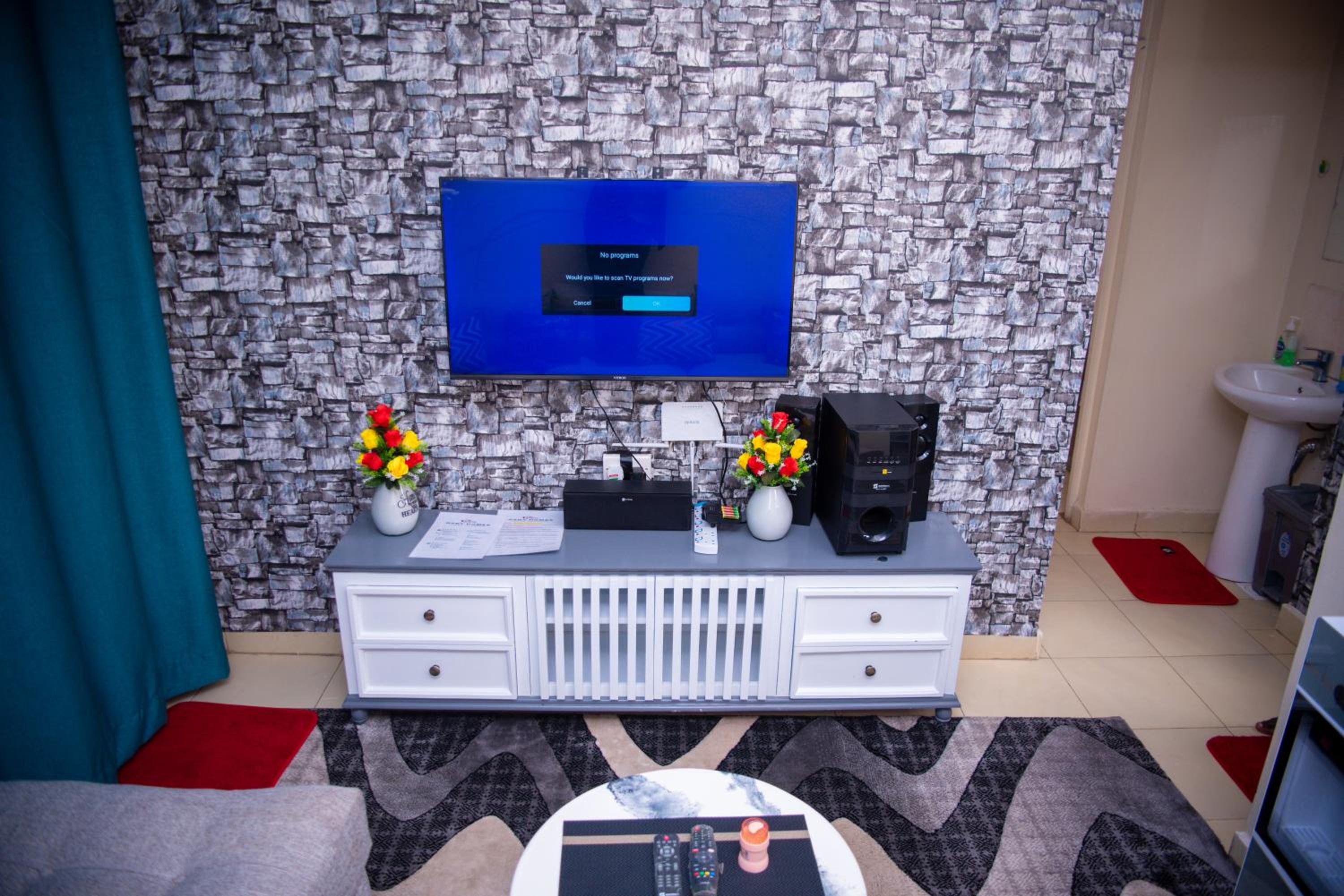 Gany Paradise - Comfy 1-bedroom apartment with Parking and Netflix, TRM, Thika Road view 3