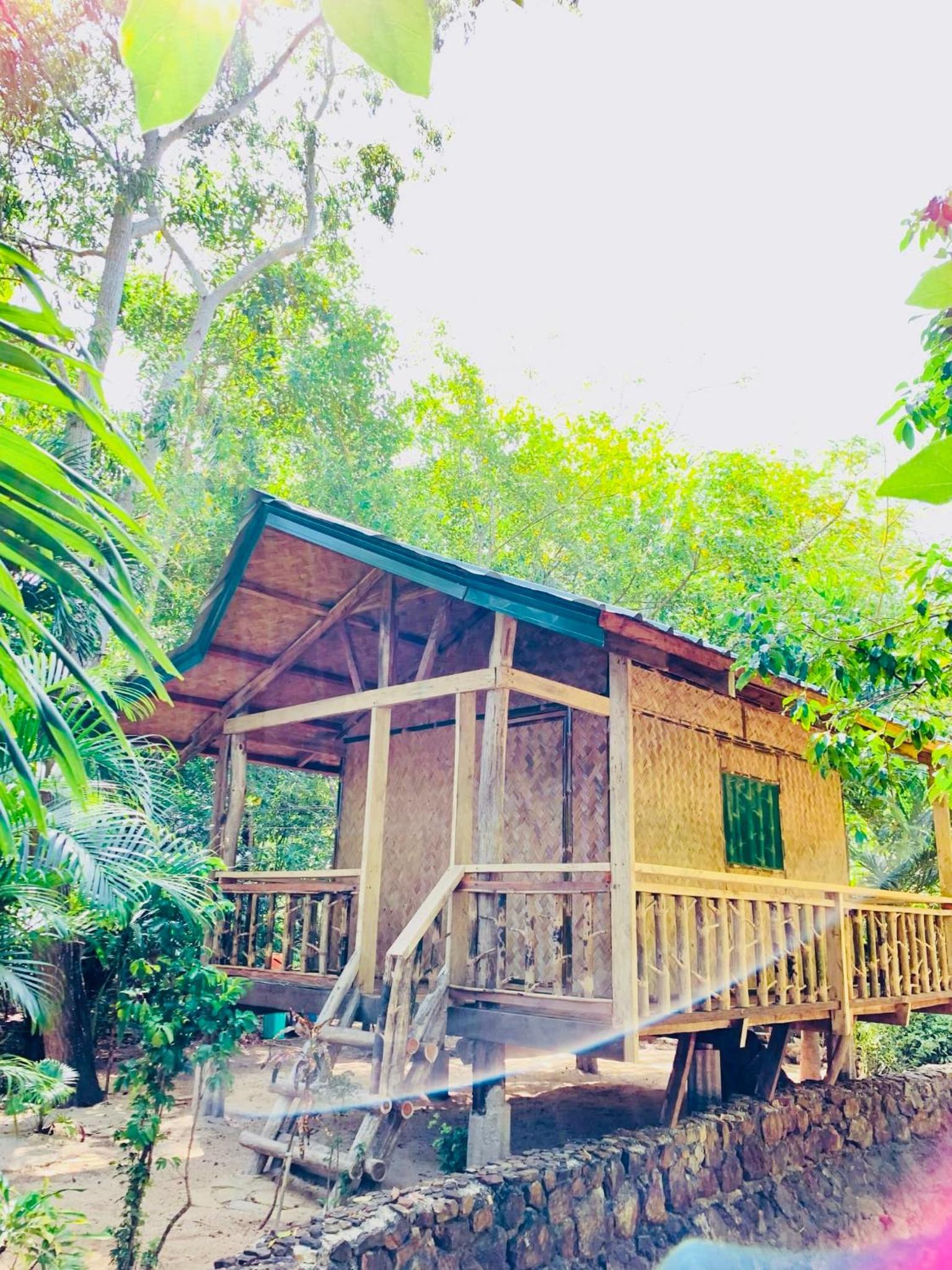 Martins Ocam-Ocam Cottages view 3