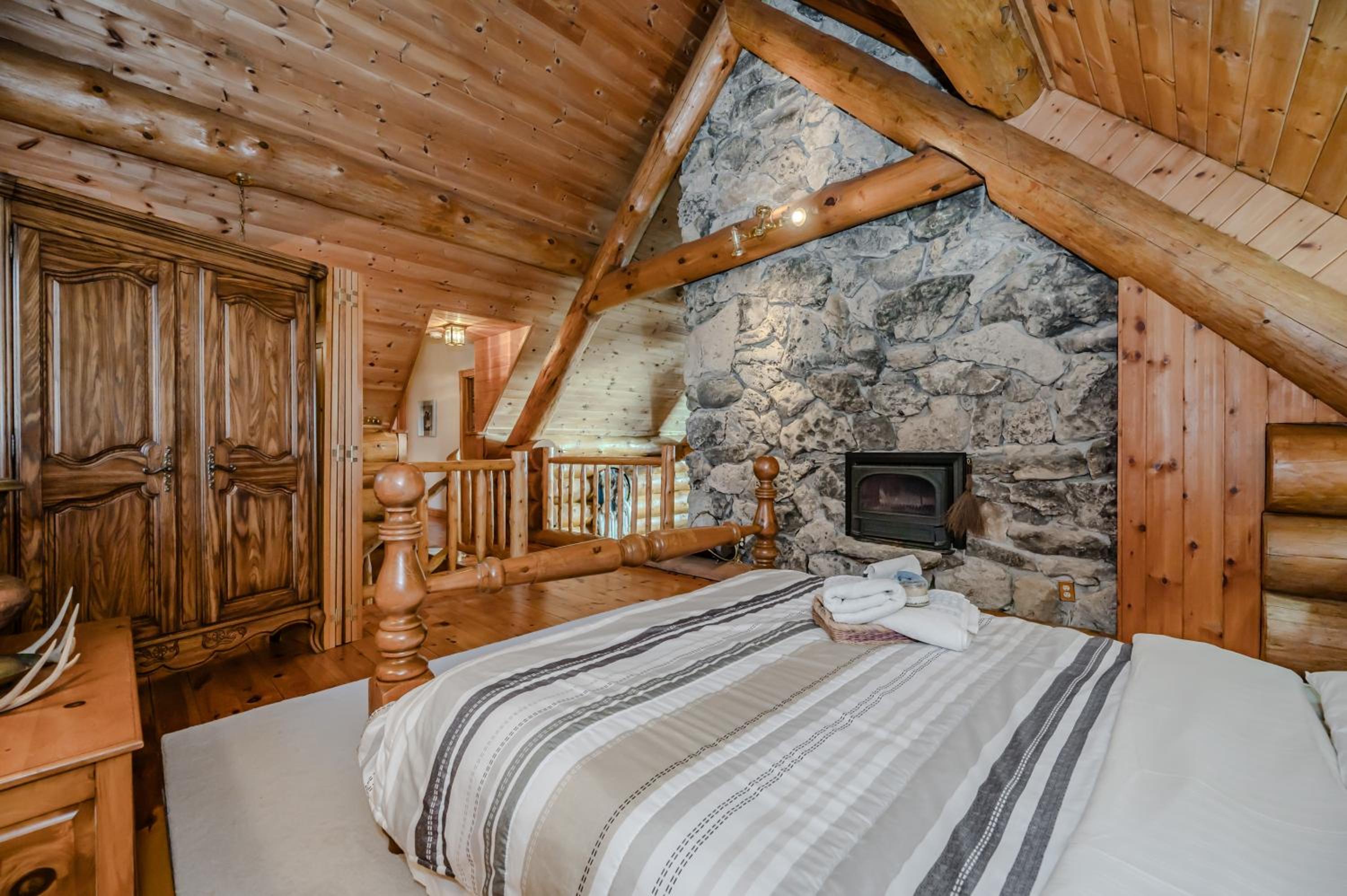 Rustic Waterfront Log Cabin