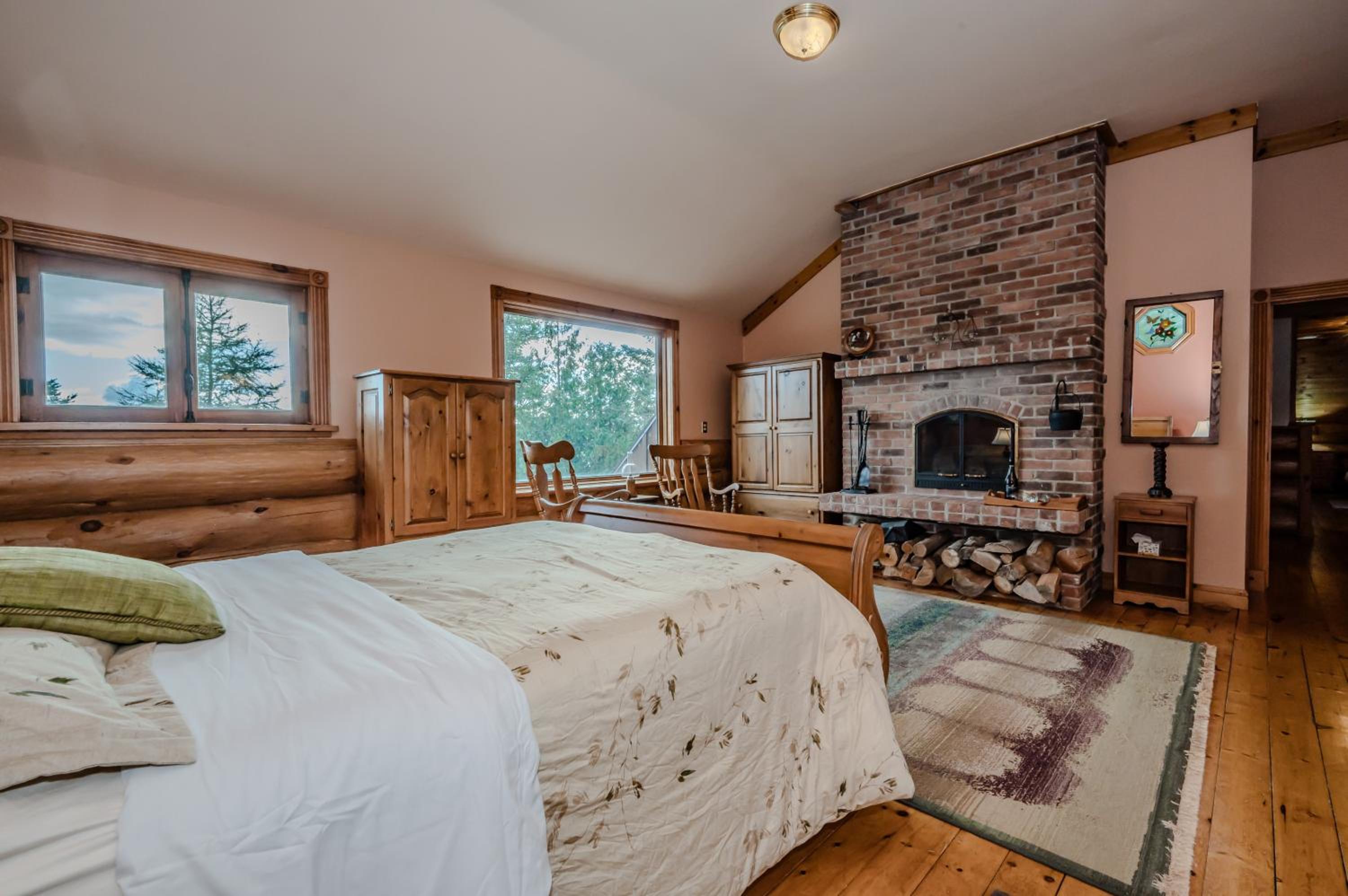 Rustic Waterfront Log Cabin