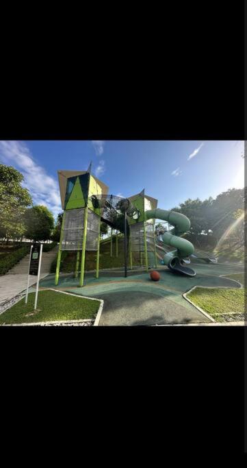 Gaia Residences Bandar Gamuda Gardens, Cozy Retreat with Mountain Views view 3