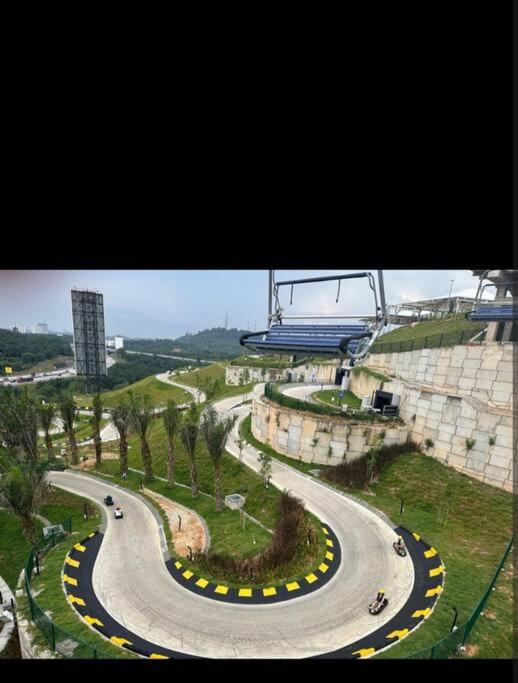 Gaia Residences Bandar Gamuda Gardens, Cozy Retreat with Mountain Views photo 3