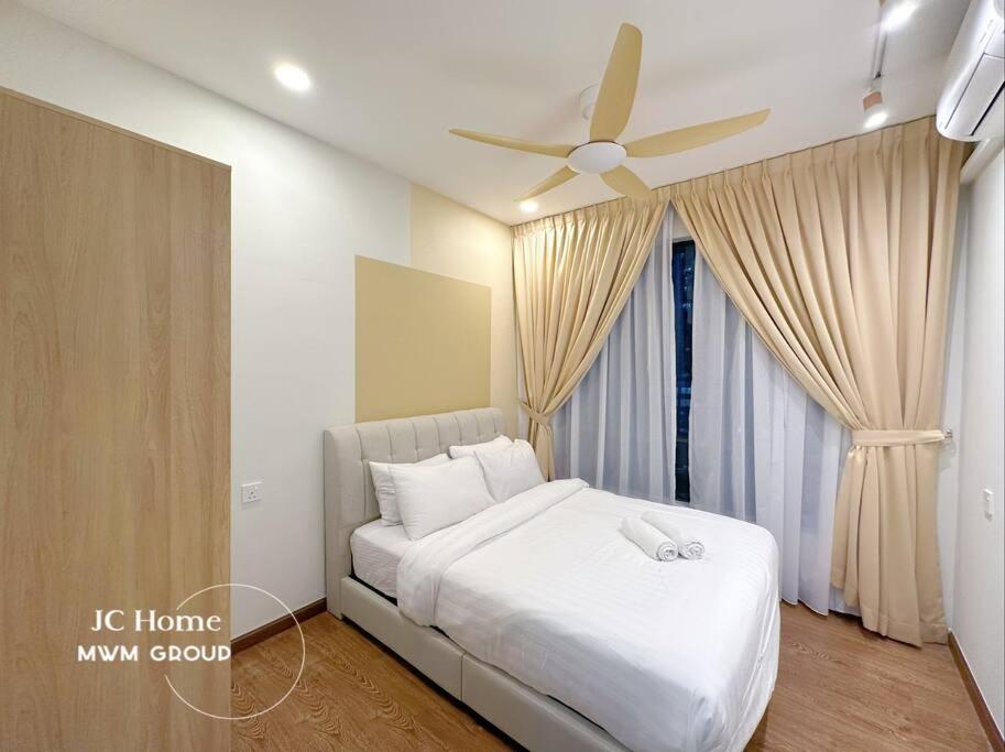 Central Park Stay chill, stay here Netflix House JCHome by MWM