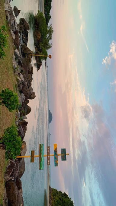 Casa Incrível à beira do Rio Guaraú e Praia NATAL e RÉVEILLON