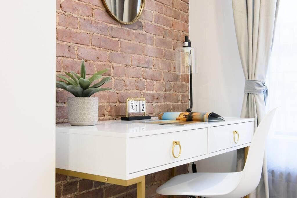 240-9 Luxury Prime Location STUDIO W&D
