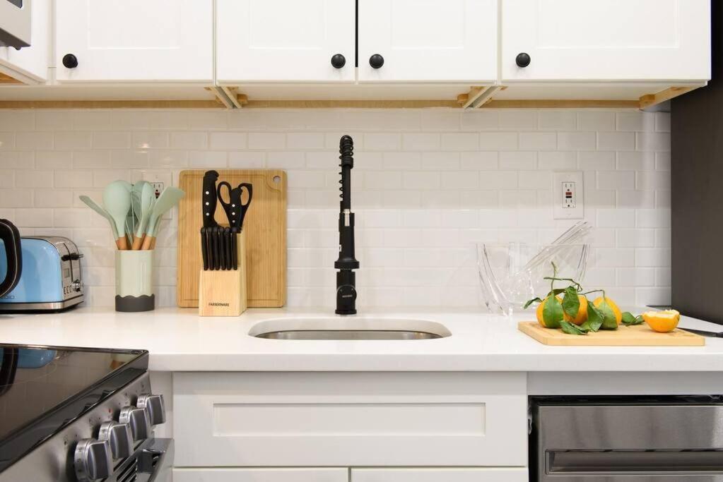 240-9 Luxury Prime Location STUDIO W&D