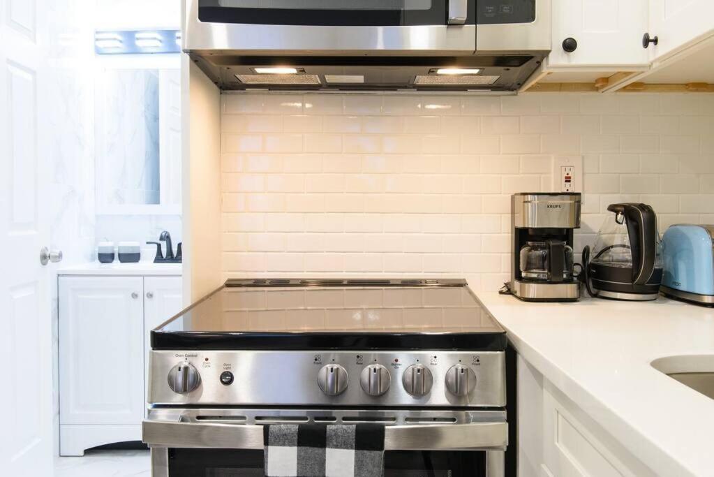 240-9 Luxury Prime Location STUDIO W&D