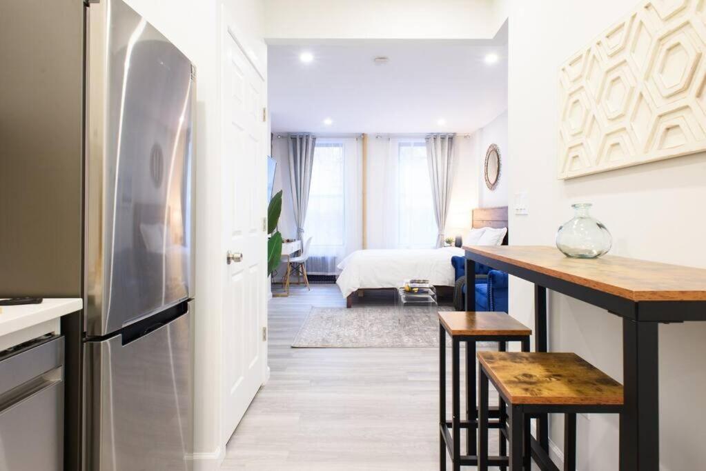 240-9 Luxury Prime Location STUDIO W&D