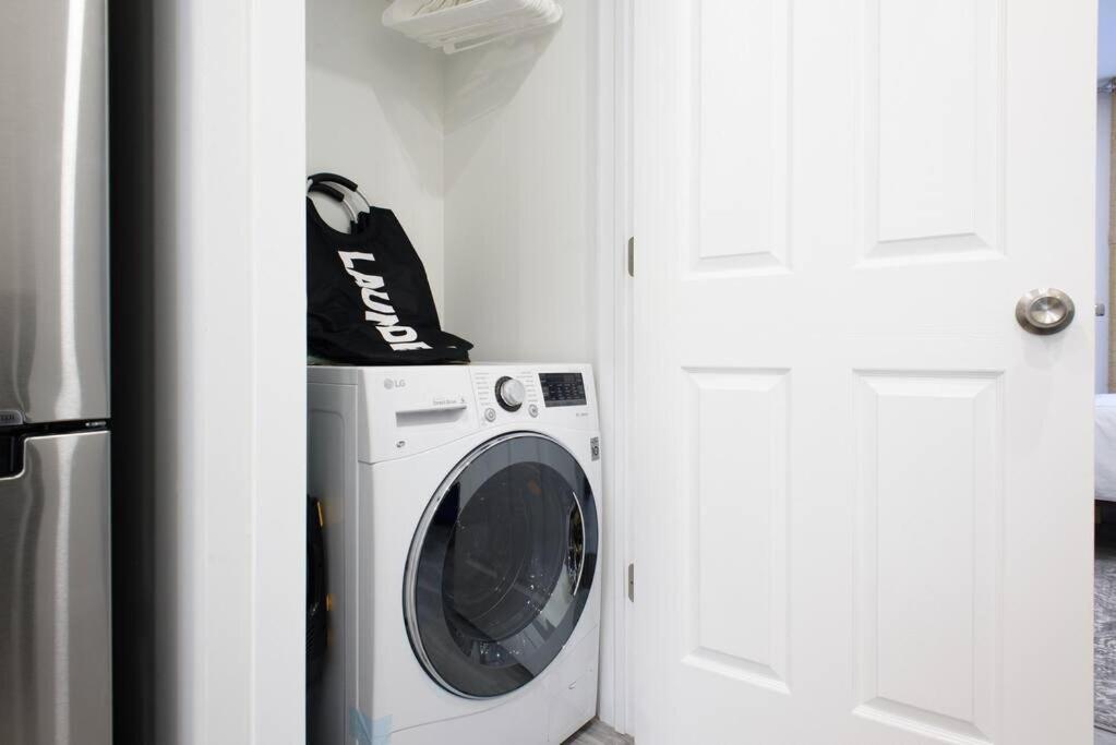 240-9 Luxury Prime Location STUDIO W&D